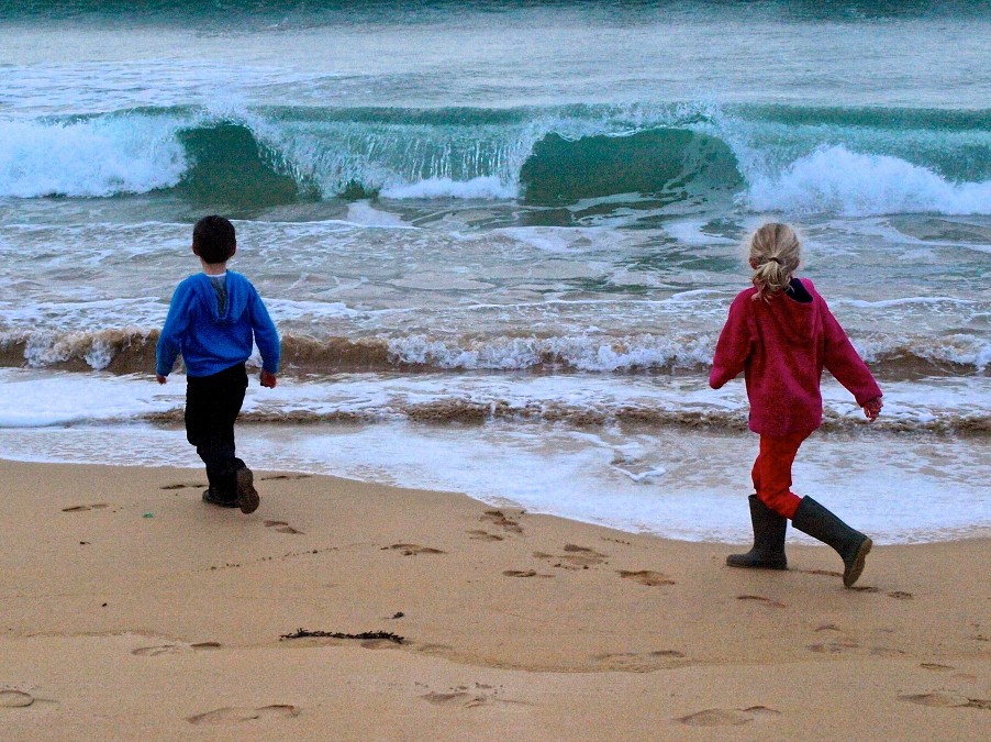 Children on Kiloran Beach